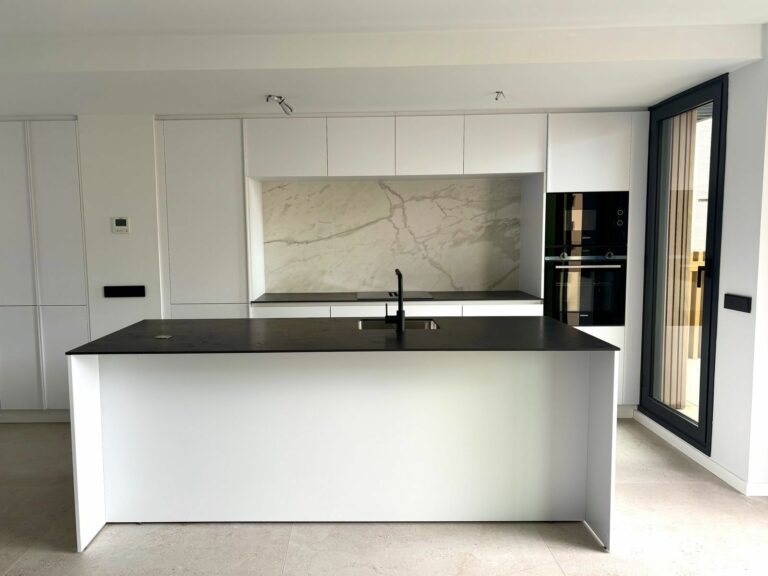 053050be8738256ef9d00e370064e256 - 6