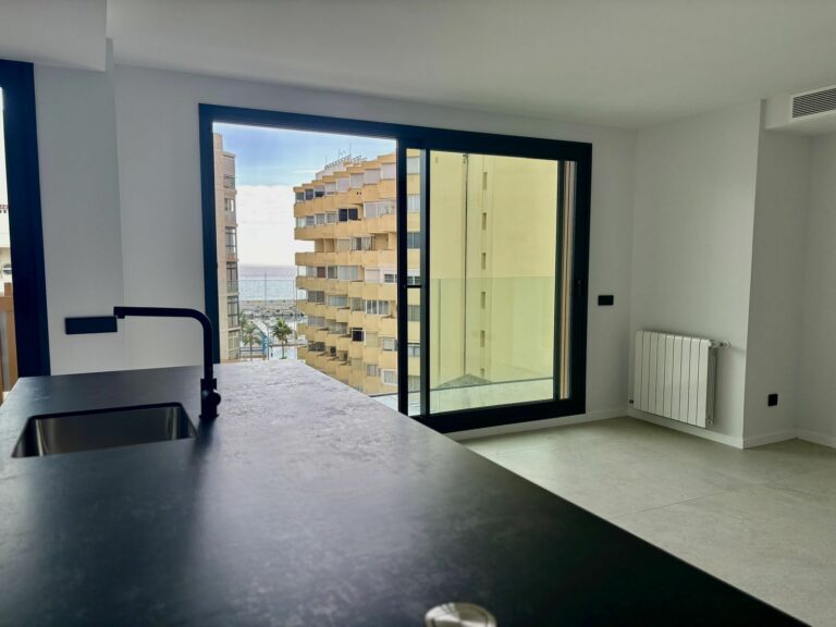 053050be8738256ef9d00e370064e256 - 9