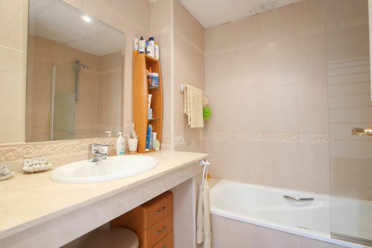 06b062e751c402c01eedbe5bb5bbd684 - 14