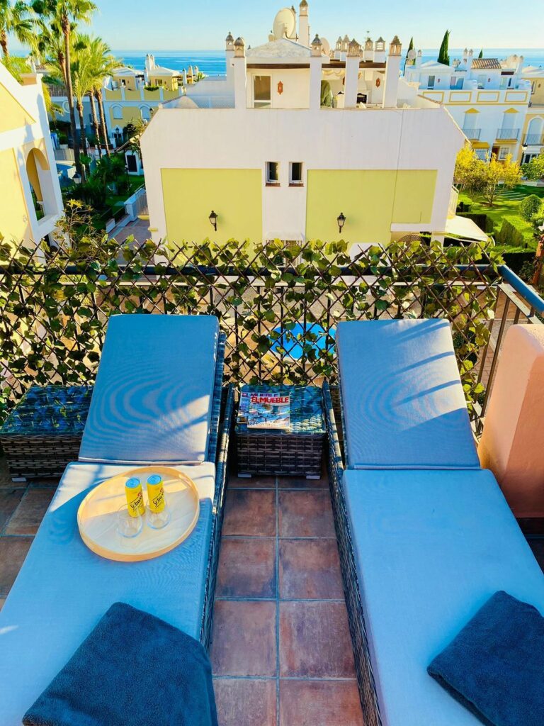 06b247f3e638d1bfb86cdc78a98128b0 - 4