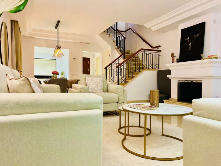 06b247f3e638d1bfb86cdc78a98128b0 - 9