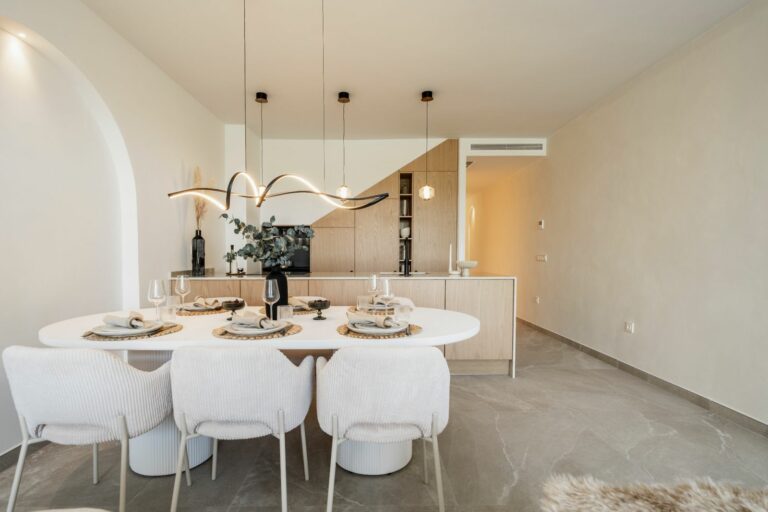 06b6452e47d7bc5d6a878525fccd2d07 - 11