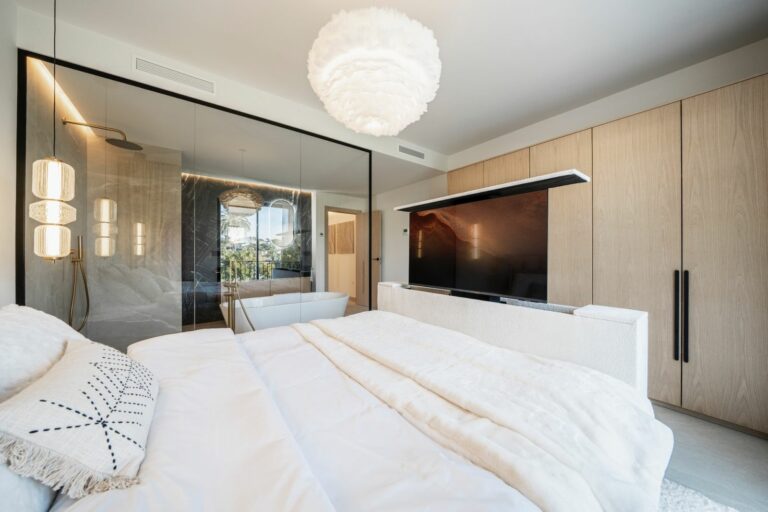 06b6452e47d7bc5d6a878525fccd2d07 - 15