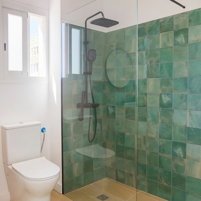 06f1090072b8a6fcb149e241e0cc9bf0 - 12