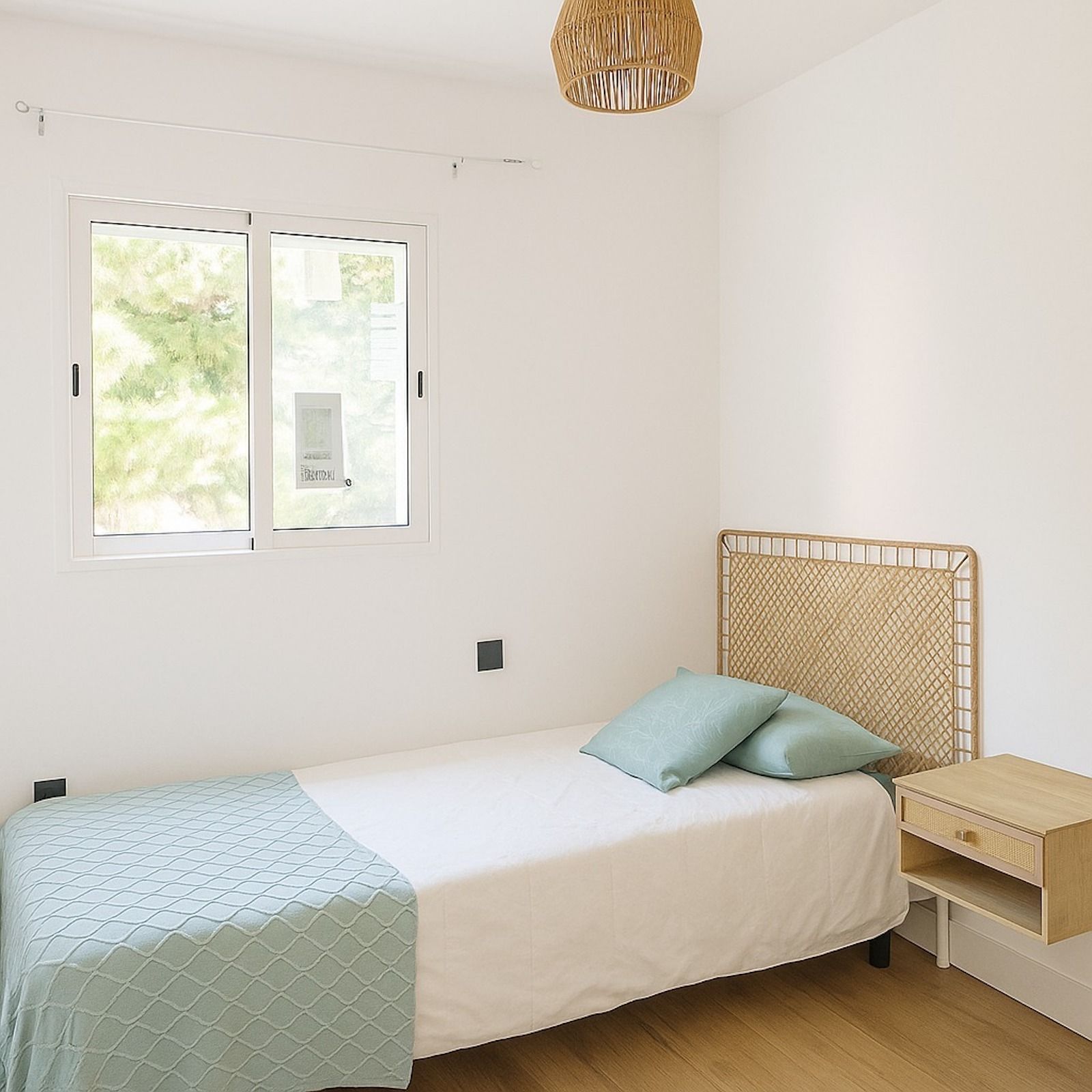 06f1090072b8a6fcb149e241e0cc9bf0 - 15