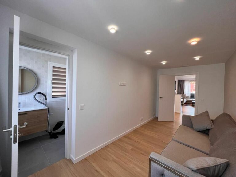 06fc92d0616bcd521bdb70af1bef491a - 6