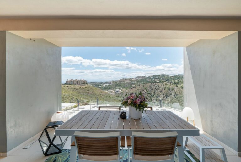 0731565ca28820065a3c70696523863a - 14