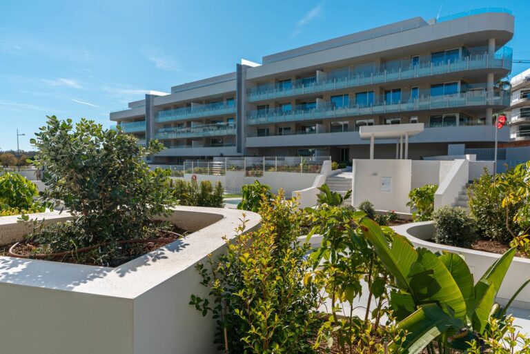 081f62f9c786128925932c37b6864073 - 14