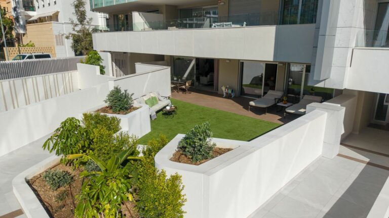 081f62f9c786128925932c37b6864073 - 15