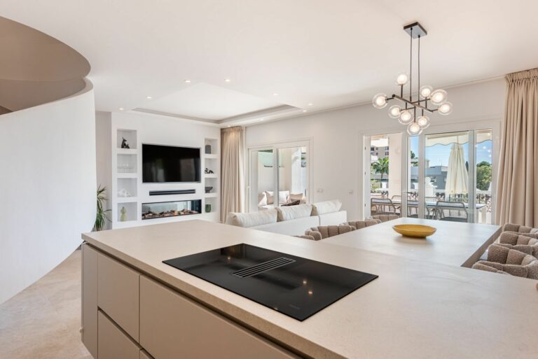 08b6d6ecea738fae3d2c541c98231b42 - 4