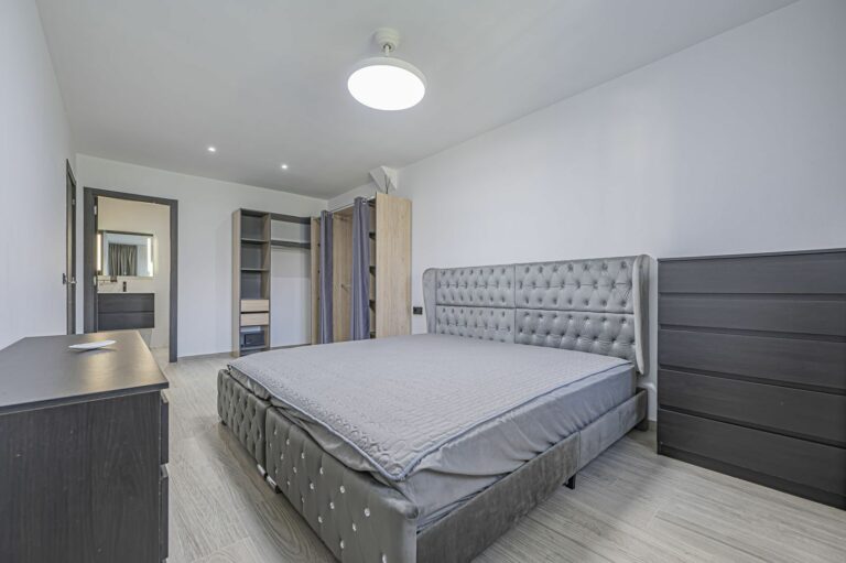 09ce668b5dadd292bc926dc2a94392bc - 11