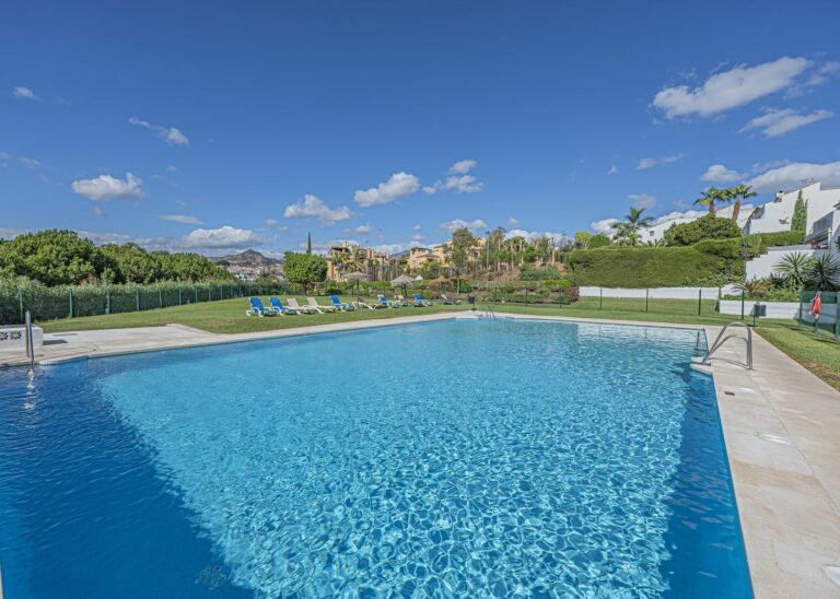 09ce668b5dadd292bc926dc2a94392bc - 12