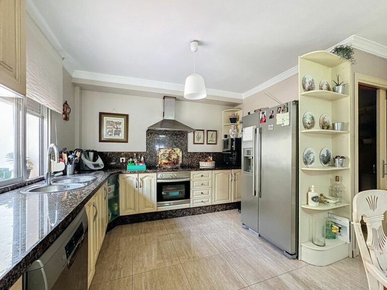 09e17c0bc705523e3f382f6d3b5d8538 - 10