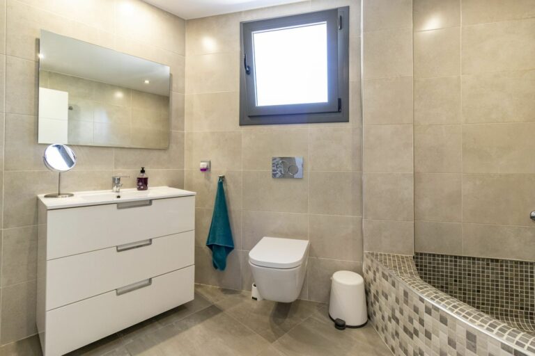 0acc24b99e221940feb71c90d9bad563 - 16