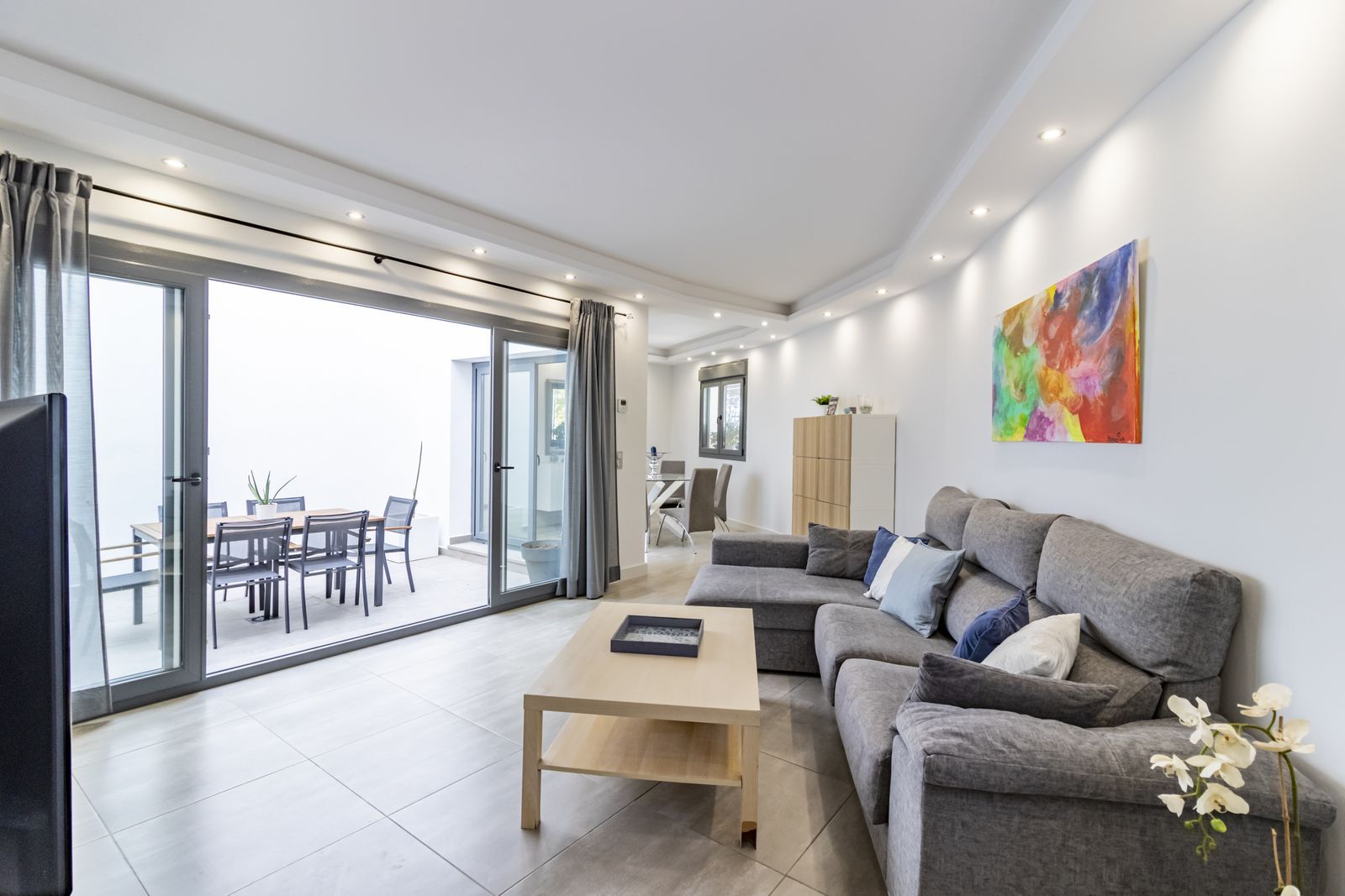 0acc24b99e221940feb71c90d9bad563 - 2