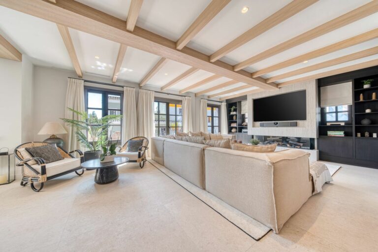 0c0bfcaa59ca870bb43b3ee7e6539d90 - 15