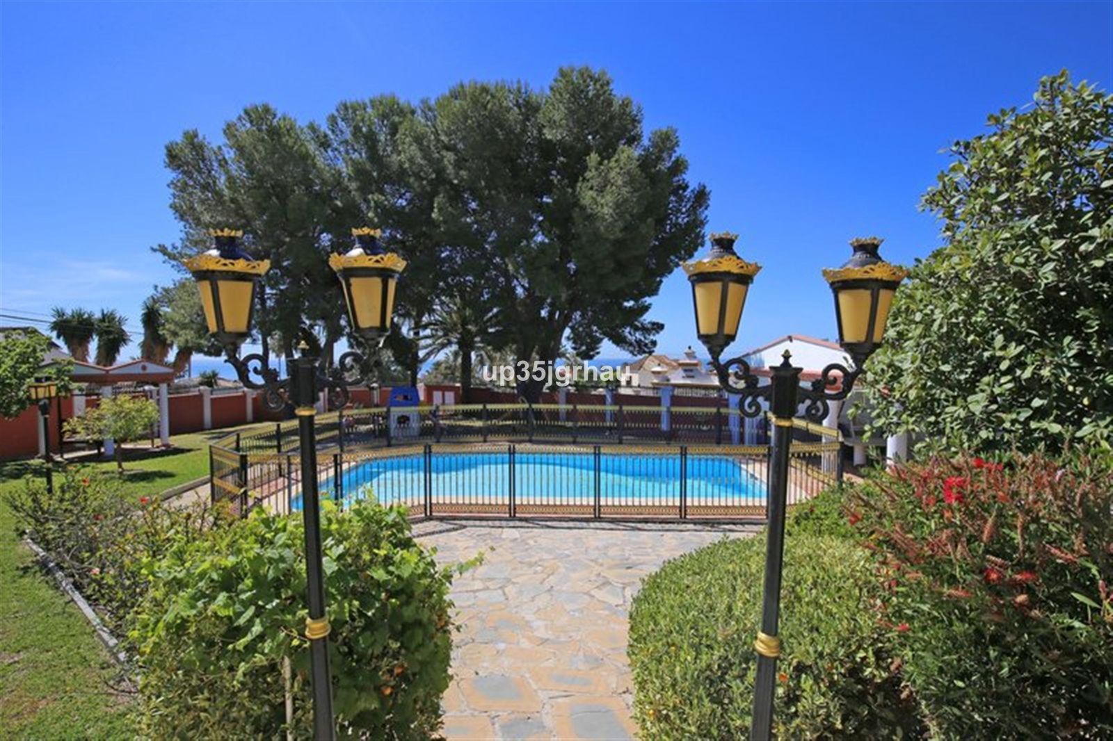 0cee6f187e98a69da132877068334c9c - 8