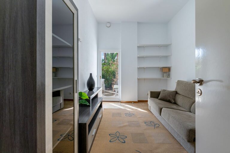 0d6454530a021805b937d7d4236645ac - 16