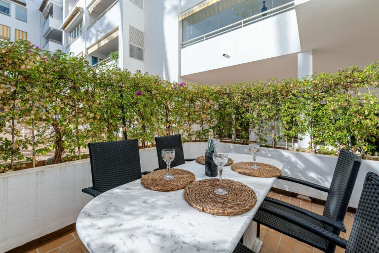 0d6454530a021805b937d7d4236645ac - 2