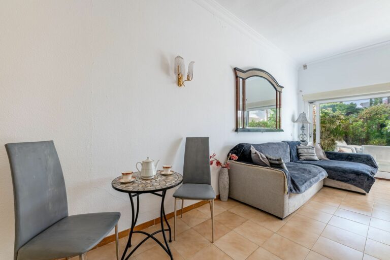 0d6454530a021805b937d7d4236645ac - 7