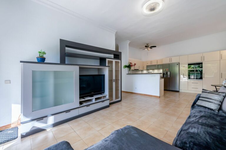 0d6454530a021805b937d7d4236645ac - 9