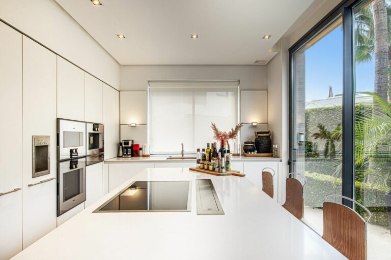 0eb95278994745cf1dc488c859c23cbf - 11