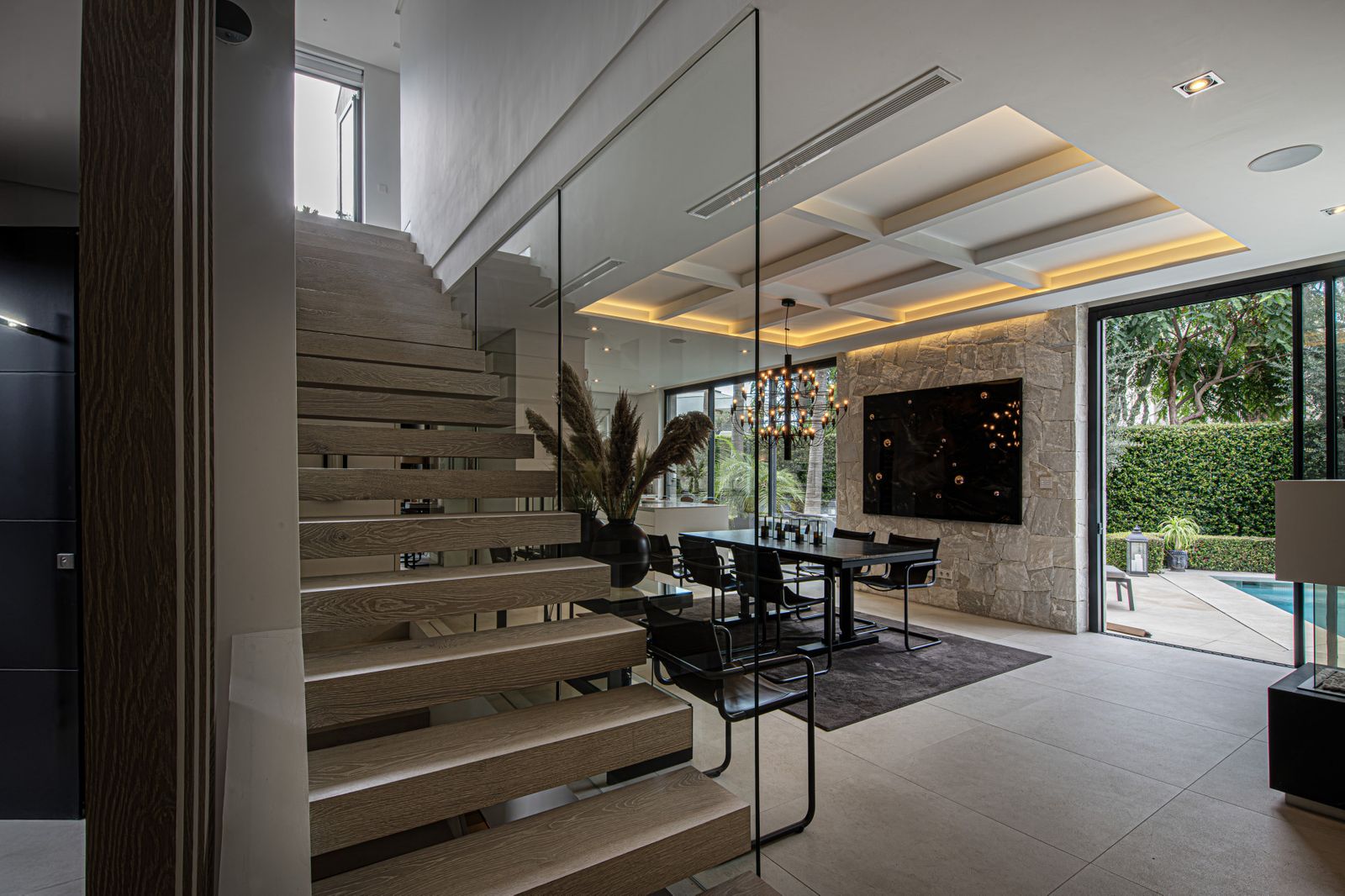 0eb95278994745cf1dc488c859c23cbf - 14