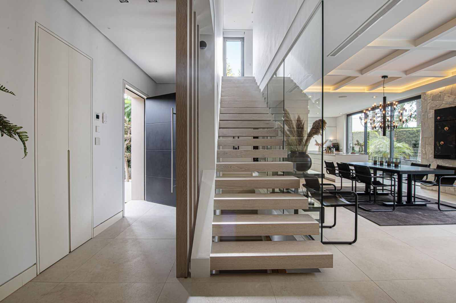 0eb95278994745cf1dc488c859c23cbf - 16