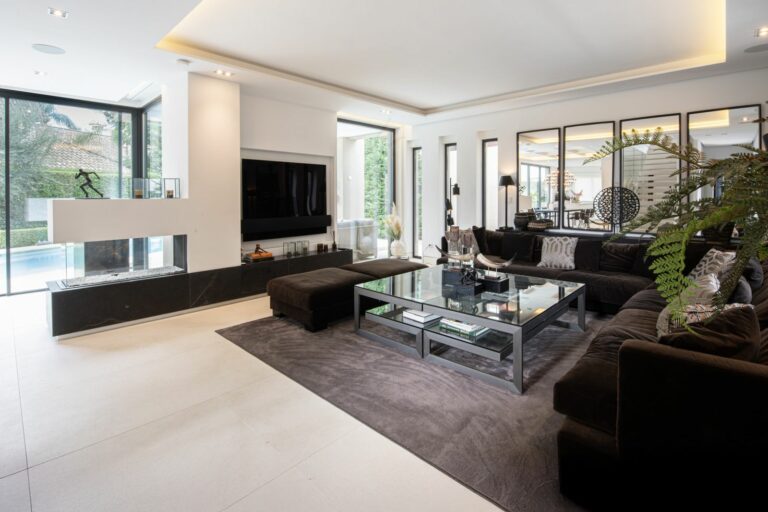 0eb95278994745cf1dc488c859c23cbf - 4