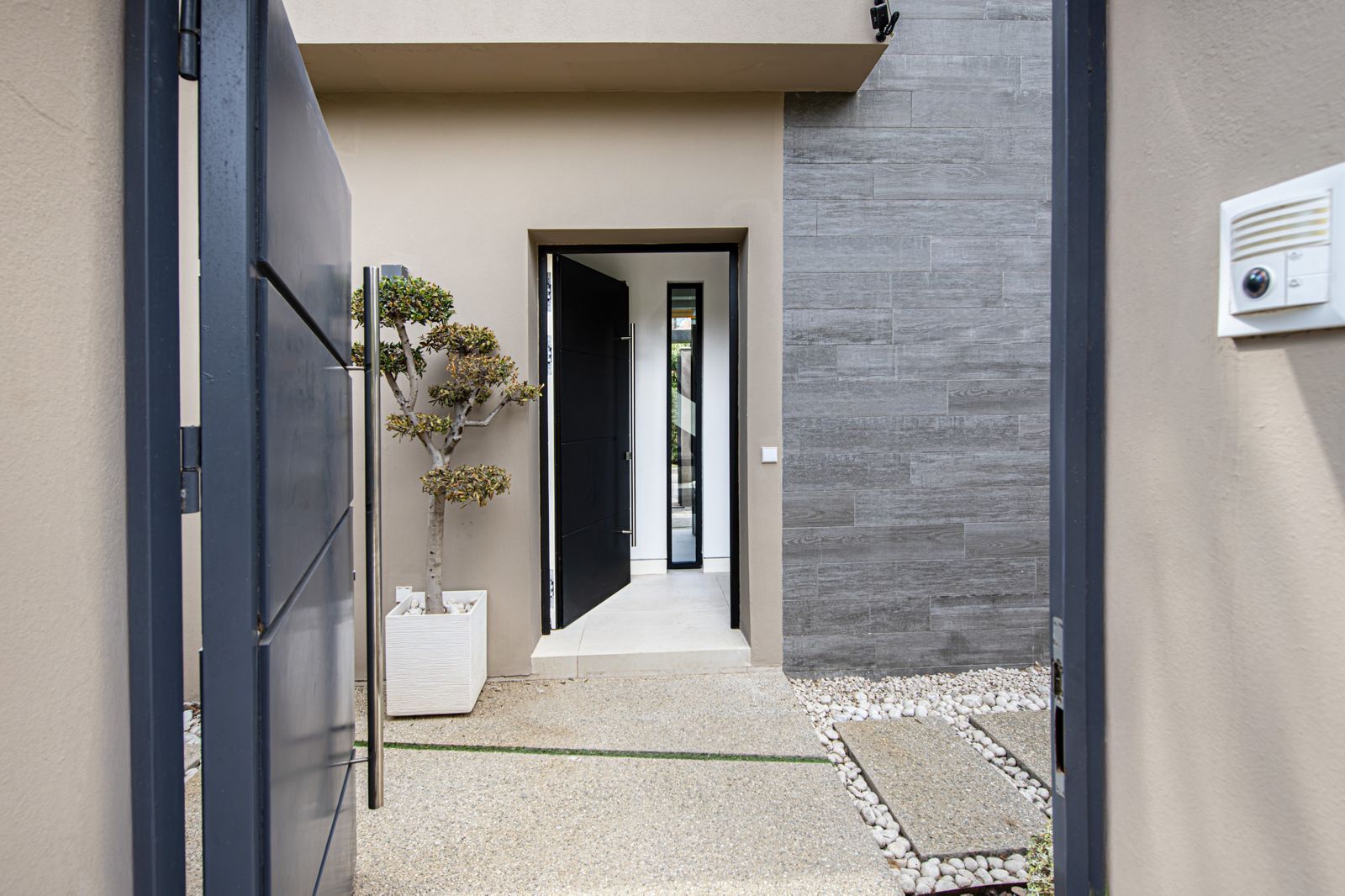 0eb95278994745cf1dc488c859c23cbf - 6