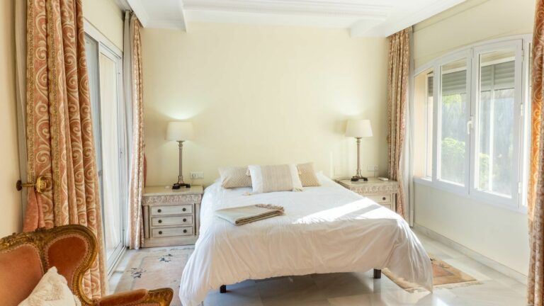 0f879dee5914c436bdf4f150762689aa - 10