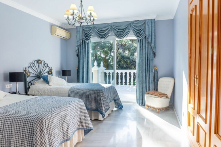 0f879dee5914c436bdf4f150762689aa - 16