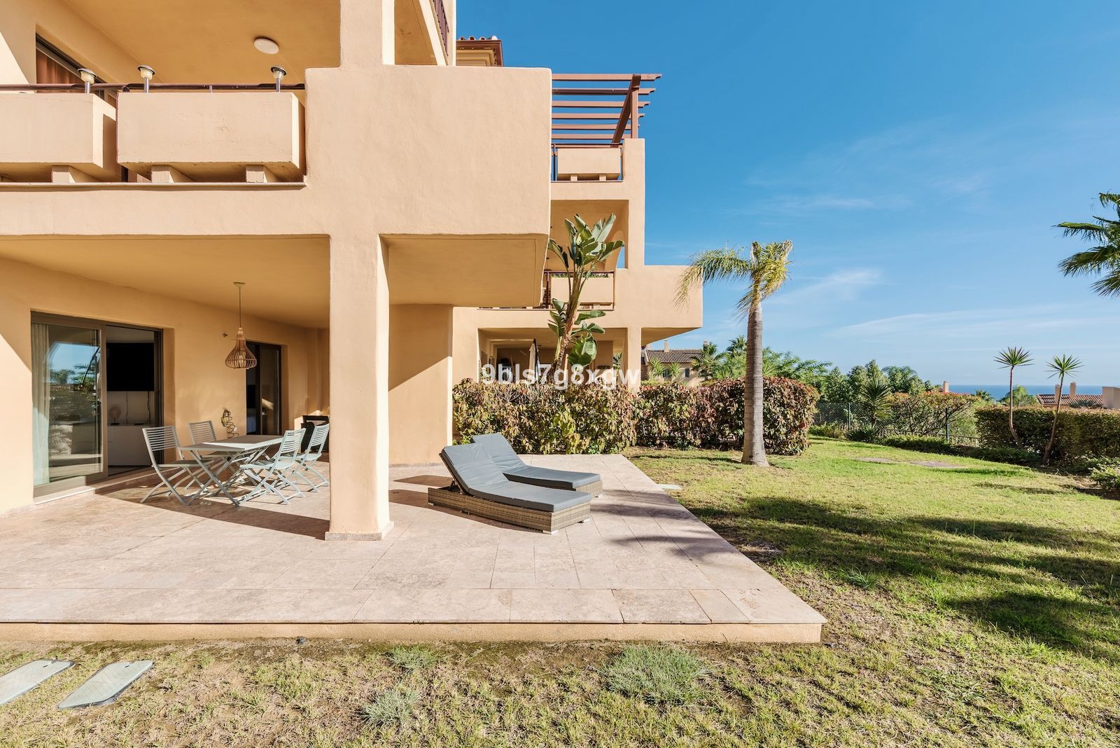 0f8d20044327e3750ec7345ae990176b - 1