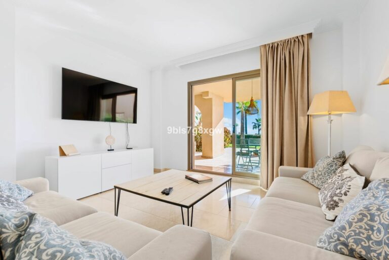 0f8d20044327e3750ec7345ae990176b - 14