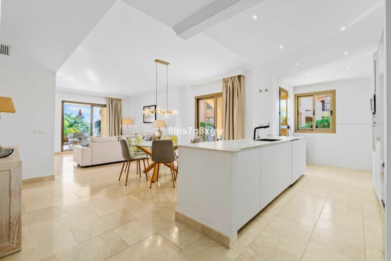 0f8d20044327e3750ec7345ae990176b - 2