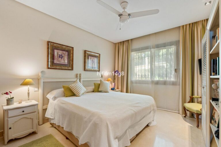 0fc73ef0f074e7a2143bbc47fb7f8b6d - 12