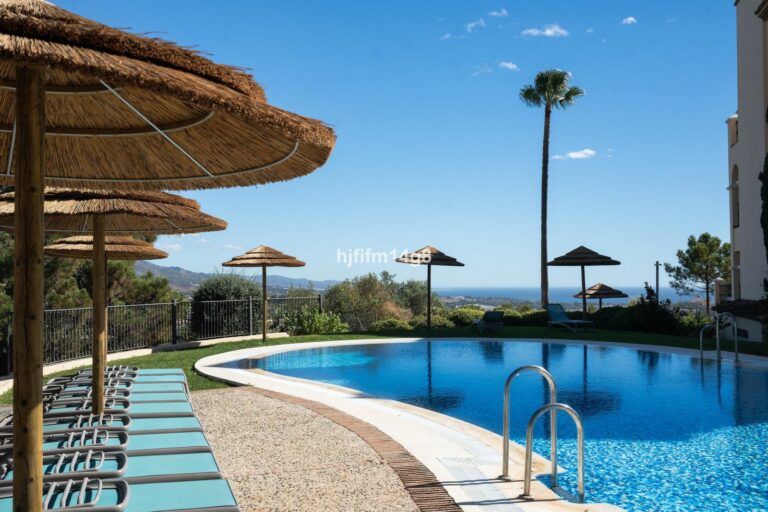 0fc73ef0f074e7a2143bbc47fb7f8b6d - 16