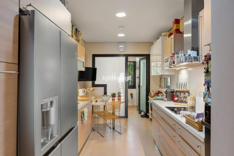 0fc73ef0f074e7a2143bbc47fb7f8b6d - 9