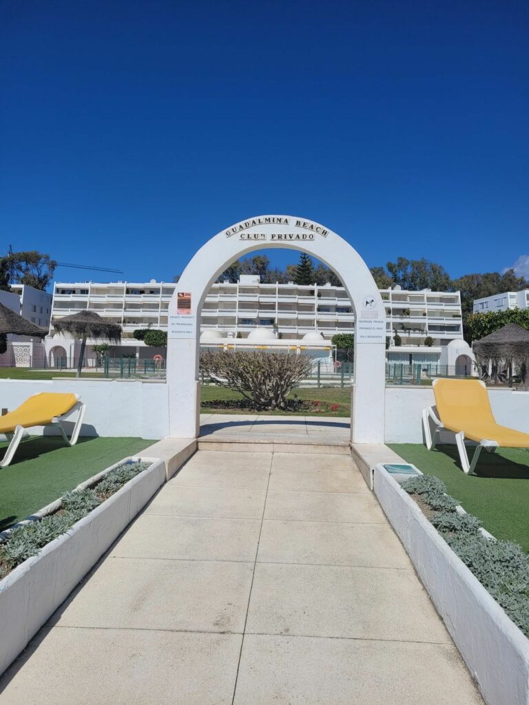 0fe2e78a1b57ee8556f66ca92d93f237 - 1