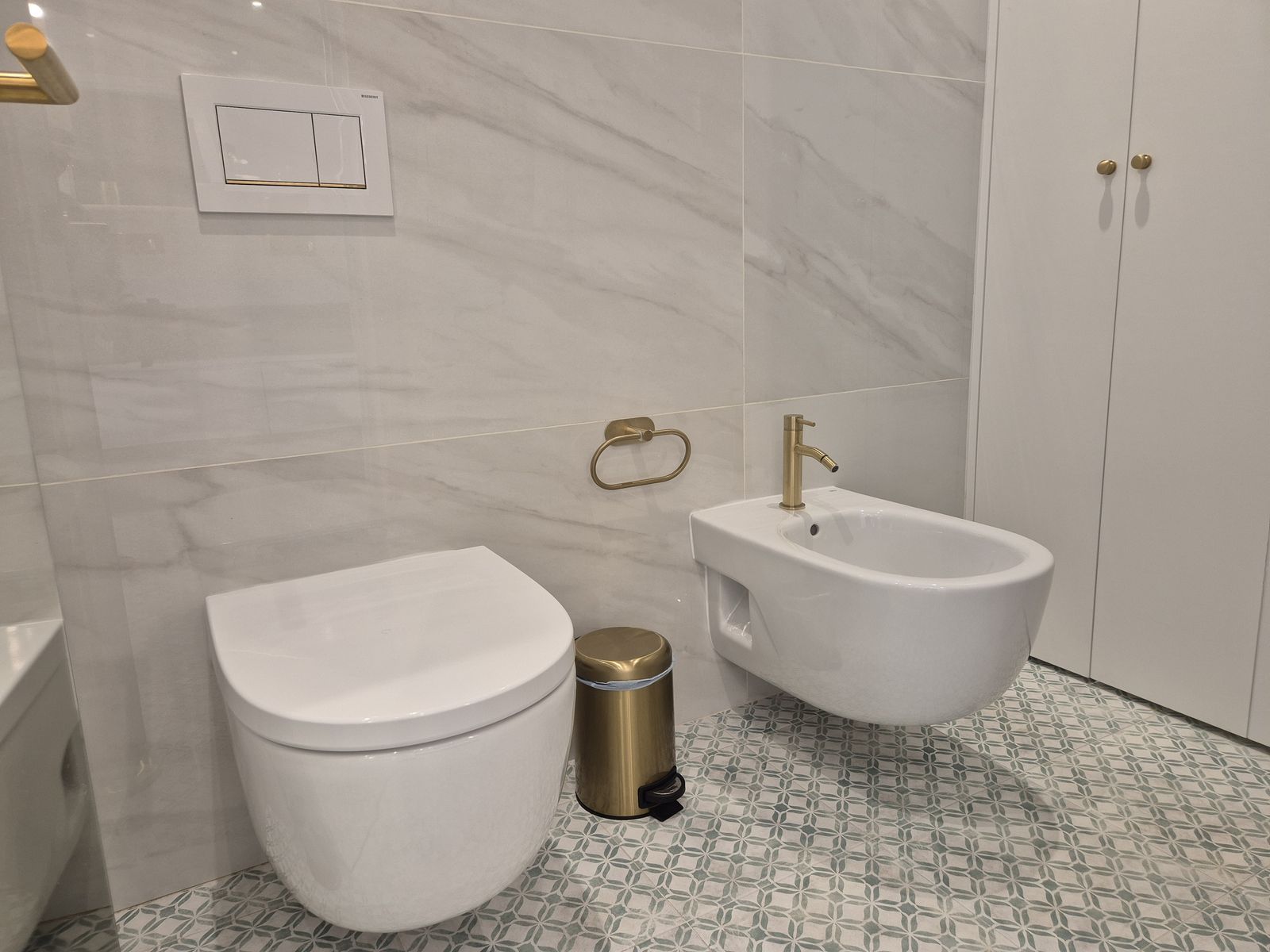 0fe2e78a1b57ee8556f66ca92d93f237 - 11