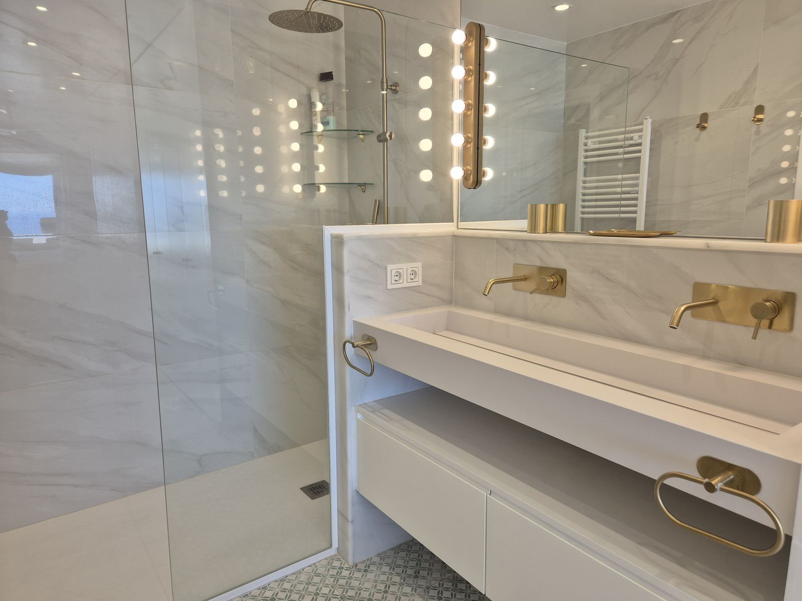 0fe2e78a1b57ee8556f66ca92d93f237 - 12