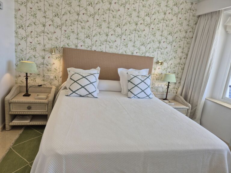 0fe2e78a1b57ee8556f66ca92d93f237 - 13