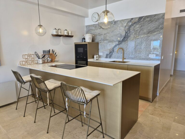 0fe2e78a1b57ee8556f66ca92d93f237 - 16