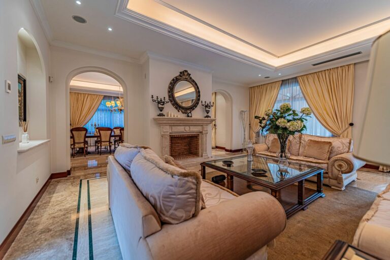 113f8d4f27df6ee0217a7b79a22f00c5 - 12