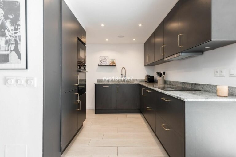 11bc184d5e4853a21cafbb2e0e6d9598 - 9