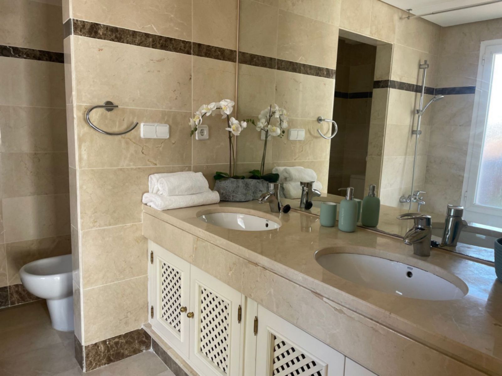 11e238f692e57413921b179b1cac6e59 - 16