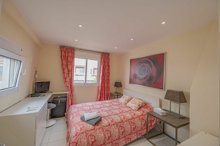 11e8a81285fc1cf145626fe939cb7066 - 4