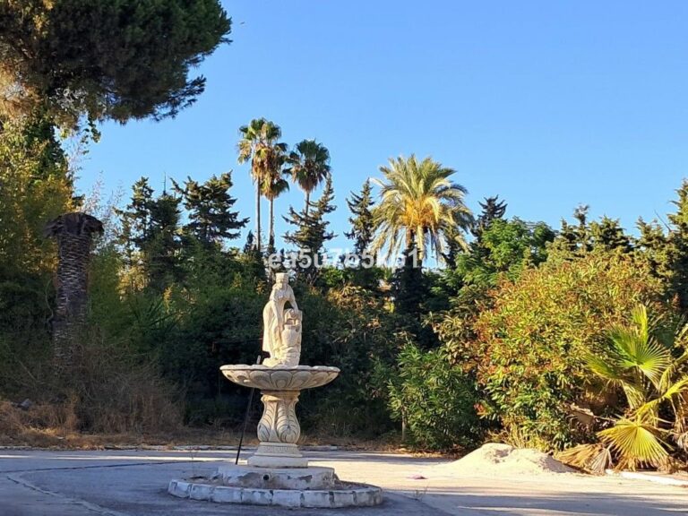 1317d55563089dbaa6fa99a872b4293d - 12