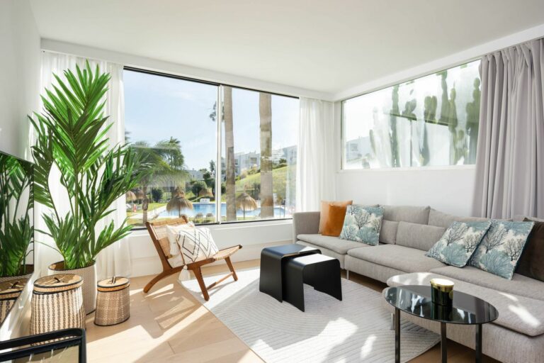 13b68b14343c2261474f3497a88e3e9f - 1