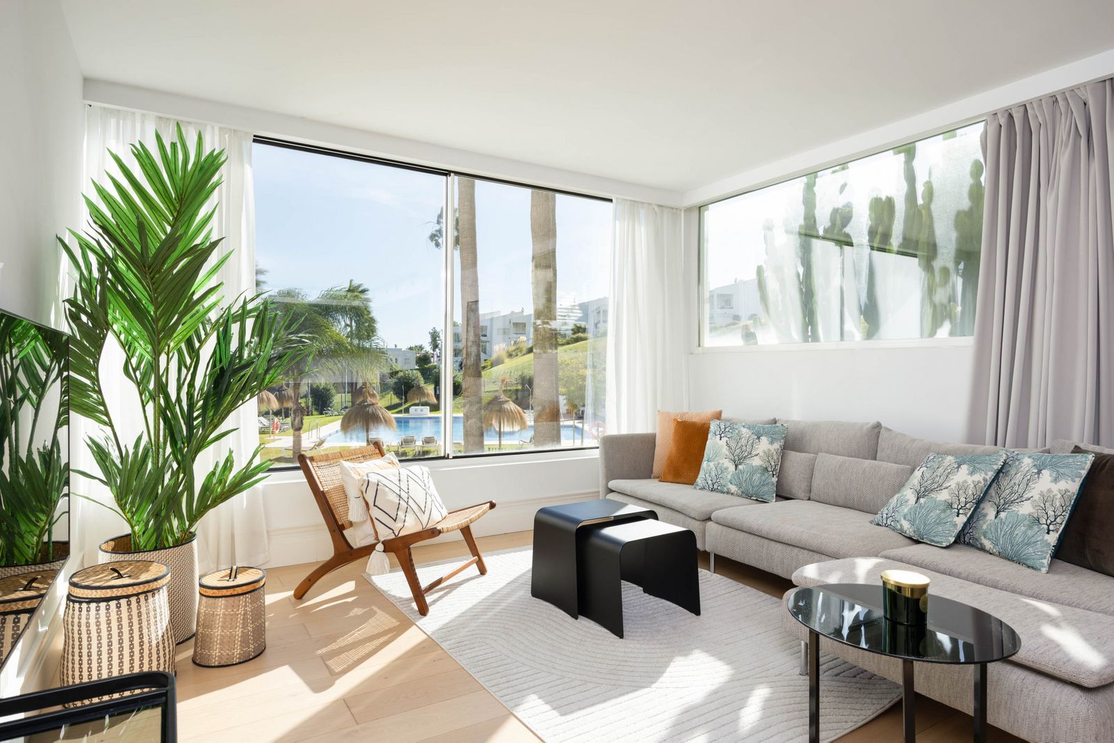 13b68b14343c2261474f3497a88e3e9f - 1